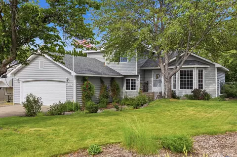 1221 S Bannen Rd, Veradale, WA 99037