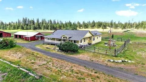 14829 W Burnett Rd, Nine Mile Falls, WA 99026