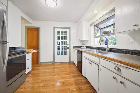 Kitchen - 1014 E 18th Ave, Spokane, WA 99203 photo 1 of 3