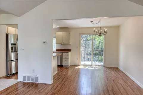 Living - 4262 E 33rd Ave, Spokane, WA 99223 photo 5 of 6