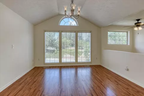 Living - 4262 E 33rd Ave, Spokane, WA 99223 photo 2 of 6