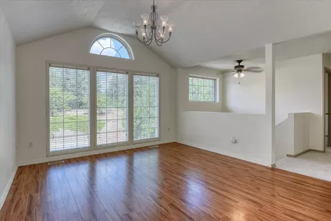 Living - 4262 E 33rd Ave, Spokane, WA 99223 photo 3 of 6