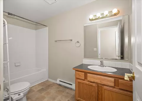 Bath - 306 E Weile Ave UNIT 4, Spokane, WA 99208 photo 1 of 1