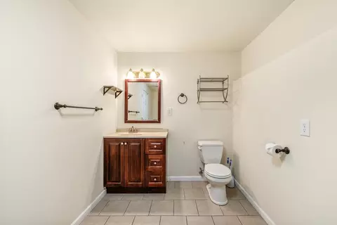 Bath - 9815 E Springfield Ln, Spokane Valley, WA 99206 photo 5 of 6
