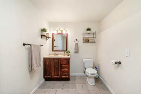 Bath - 9815 E Springfield Ln, Spokane Valley, WA 99206 photo 3 of 6