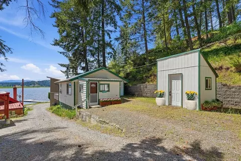 23617 E Beach Ln, Newman Lake, WA 99025