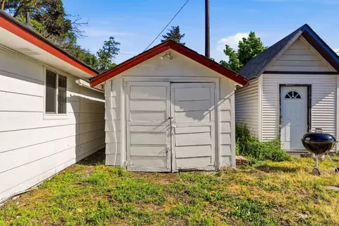 Exterior - 2123 E 6th Ave, Spokane, WA 99202 photo 6 of 6