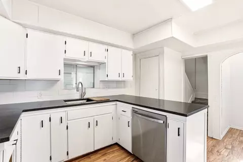 Kitchen - 2123 E 6th Ave, Spokane, WA 99202 photo 4 of 5