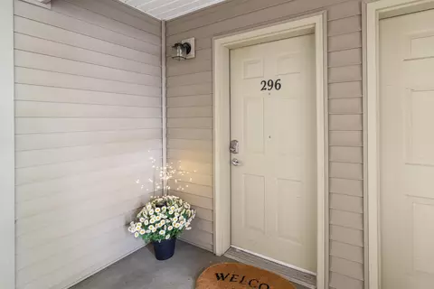 22855 E Country Vista Dr UNIT 296, Liberty Lake, WA 99019