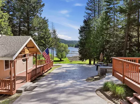 4090 Tamarack Bay Rd, Loon Lake, WA 99148