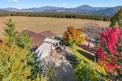 917 B Philpott Rd, Colville, WA 99114