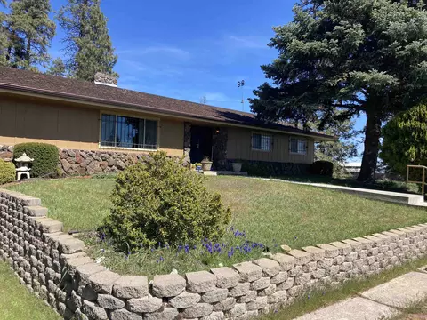 23213 S Cross Rd, Cheney, WA 99004