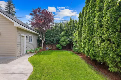 Exterior - 32 E 25th Ave, Spokane, WA 99203 photo 8 of 9