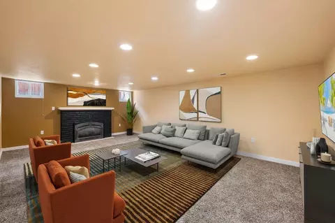 Living - 32 E 25th Ave, Spokane, WA 99203 photo 6 of 7