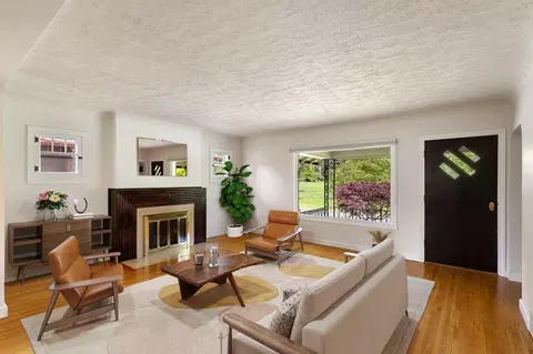 Living - 32 E 25th Ave, Spokane, WA 99203 photo 1 of 7