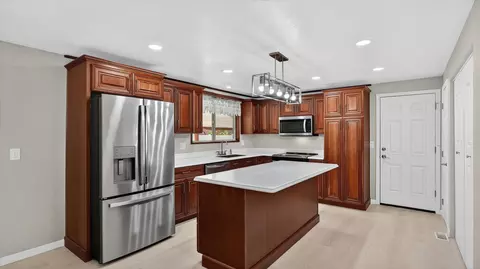 Kitchen - 10810 E 35th Ave, Spokane Valley, WA 99206 photo 1 of 2
