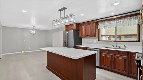Kitchen - 10810 E 35th Ave, Spokane Valley, WA 99206 photo 2 of 2