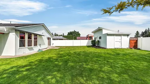 Exterior - 10810 E 35th Ave, Spokane Valley, WA 99206 photo 6 of 8