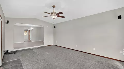 Living - 10810 E 35th Ave, Spokane Valley, WA 99206 photo 4 of 9