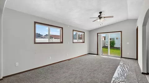 Living - 10810 E 35th Ave, Spokane Valley, WA 99206 photo 5 of 9
