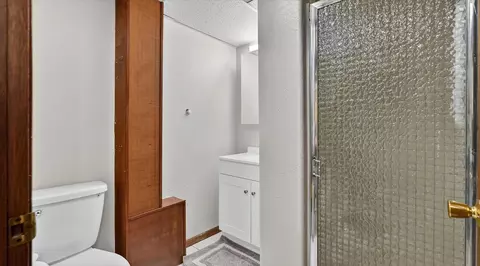 Bath - 10810 E 35th Ave, Spokane Valley, WA 99206 photo 6 of 6