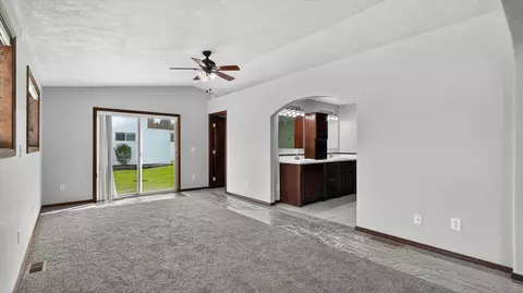 Living - 10810 E 35th Ave, Spokane Valley, WA 99206 photo 6 of 9