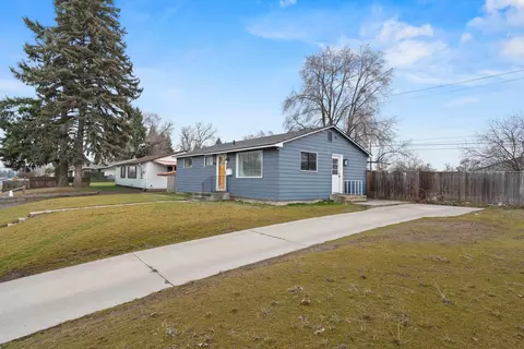 Exterior - 1604 E Dalke Ave, Spokane, WA 99208 photo 2 of 9