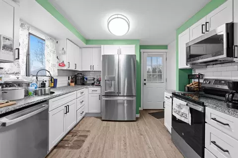 Kitchen - 1604 E Dalke Ave, Spokane, WA 99208 photo 1 of 3