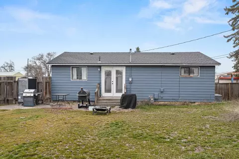 Exterior - 1604 E Dalke Ave, Spokane, WA 99208 photo 4 of 9