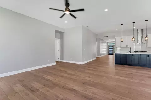 Living - 3137 E 36th Ave, Spokane, WA 99223 photo 1 of 4