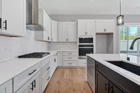 Kitchen - 3137 E 36th Ave, Spokane, WA 99223 photo 2 of 3