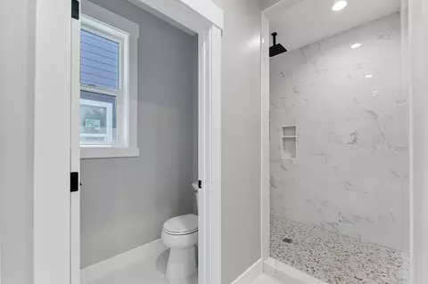 Bath - 3137 E 36th Ave, Spokane, WA 99223 photo 4 of 6