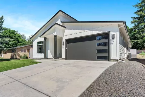 Exterior - 3137 E 36th Ave, Spokane, WA 99223 photo 6 of 7