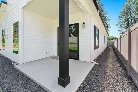 Exterior - 3137 E 36th Ave, Spokane, WA 99223 photo 5 of 7