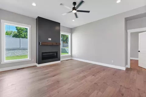 Living - 3137 E 36th Ave, Spokane, WA 99223 photo 4 of 4