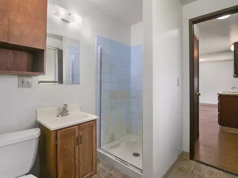 Bath - 315 E Gettysburg Dr, Spokane, WA 99208 photo 1 of 3