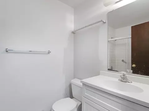 Bath - 315 E Gettysburg Dr, Spokane, WA 99208 photo 3 of 3