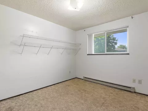 Bedroom - 315 E Gettysburg Dr, Spokane, WA 99208 photo 4 of 6