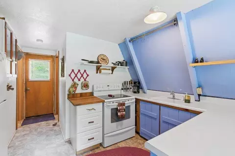 Kitchen - 1632 E Joyner Dr, Cusick, WA 99119 photo 2 of 3