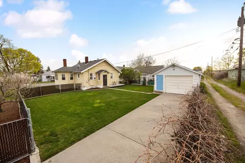 Exterior - 1127 E Gordon Ave, Spokane, WA 99207 photo 3 of 5