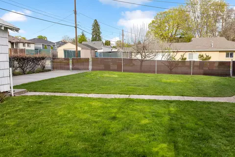 Exterior - 1127 E Gordon Ave, Spokane, WA 99207 photo 5 of 5