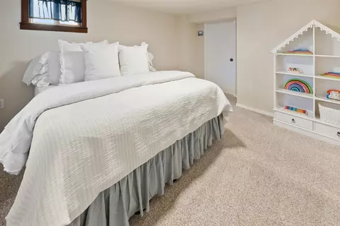 Bedroom - 1127 E Gordon Ave, Spokane, WA 99207 photo 5 of 5