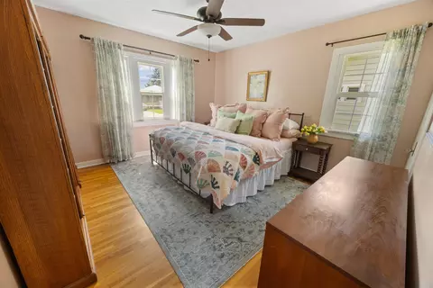 Bedroom - 1127 E Gordon Ave, Spokane, WA 99207 photo 1 of 5
