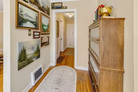 Entry Way - 1127 E Gordon Ave, Spokane, WA 99207 photo 2 of 2