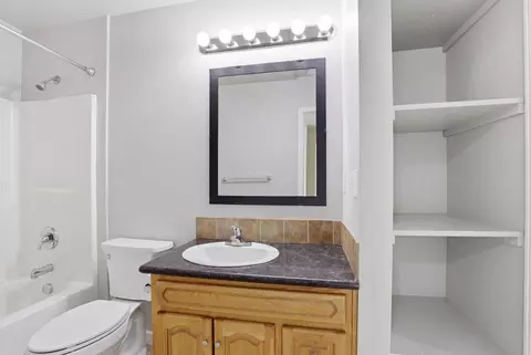 Bath - 4503 E 6th Ave, Spokane Valley, WA 99212 photo 2 of 2