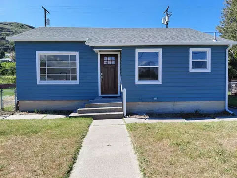 508 Roosevelt Dr, Grand Coulee, WA 99133