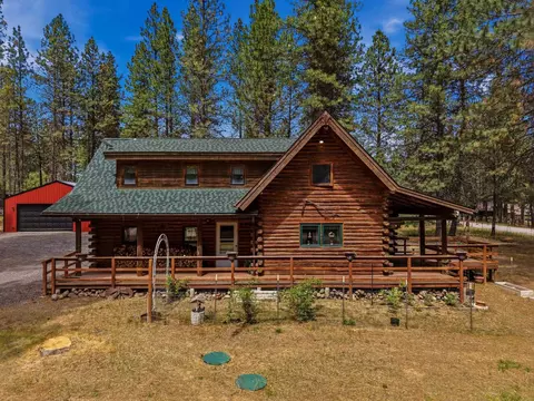 14816 W Maybob Rd, Nine Mile Falls, WA 99026