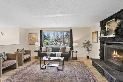 Living - 1306 E 18th Ave, Spokane, WA 99203 photo 2 of 5
