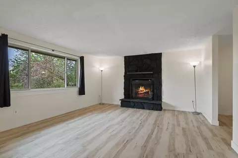 Living - 1306 E 18th Ave, Spokane, WA 99203 photo 4 of 5