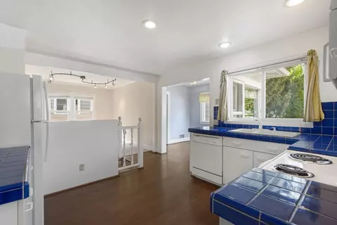 Kitchen - 1017 E 17th Ave, Spokane, WA 99203 photo 3 of 4